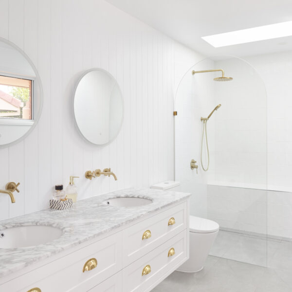 Wall hung vanity in white with Carrara Marble top