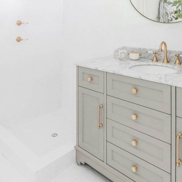 Free Standing vanity in Hampton Grey with Carrara Marble